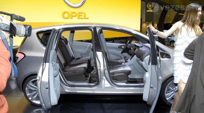 Fordítva nyílik majd az ajtó a széria Meriván is