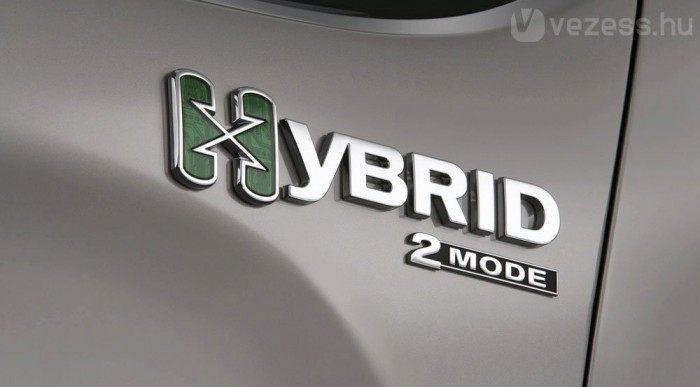 2010-től szériában is