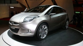 Forgószékes egyterű