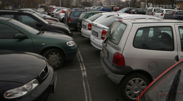 Reggel fél nyolcra megtelik ez az újpesti P+R