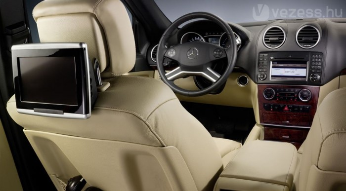 Kétszínű bőr belsővel is lehet