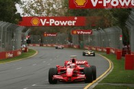 A Ferrari győzni megy Melbourne-be