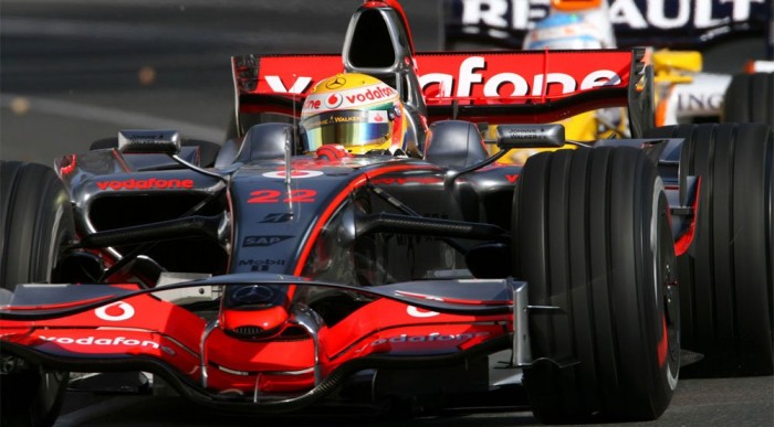 Hamilton és Alonso külön osztályban autóznak