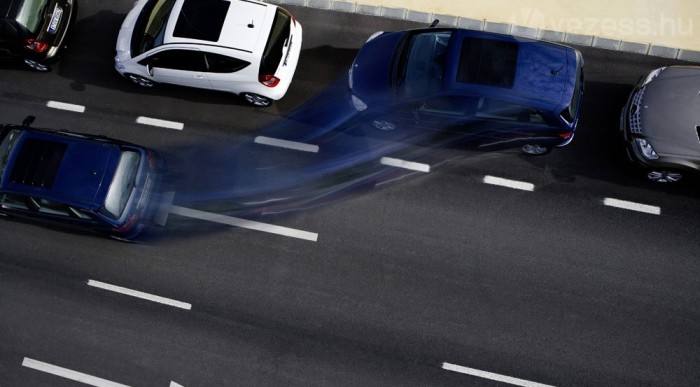 Maga parkol a kis Merci 6