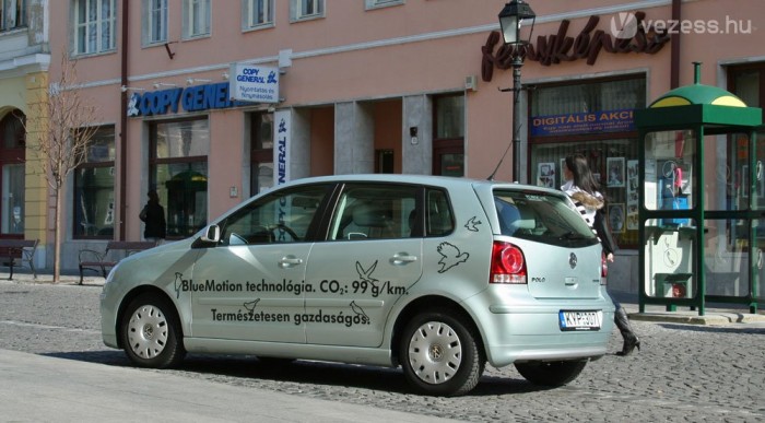 A Volkswagennél a kék a zöld 11 | Vezess 4,2 literrel elment autópályán