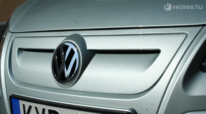 A Volkswagennél a kék a zöld 10 | Vezess A résnyi nyílással csökken a légellenállás