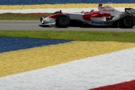 Hamilton a leggyorsabb Sepangban 22