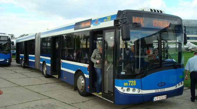 Új csuklós busz a fővárosban