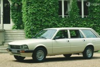 Egyterűk vették át az 5+2 személyes Peugeot 505 kombi szerepét