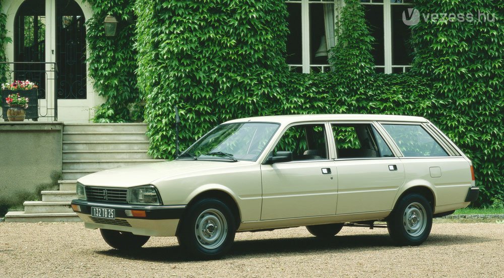 Egyterűk vették át az 5+2 személyes Peugeot 505 kombi szerepét