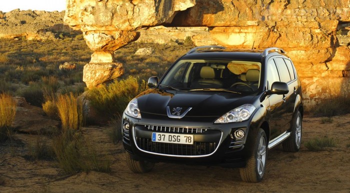 Kis terepjáró a Peugeot-tól 3 | Vezess Mitsubishi Outlander Peugeot-nak álcázva