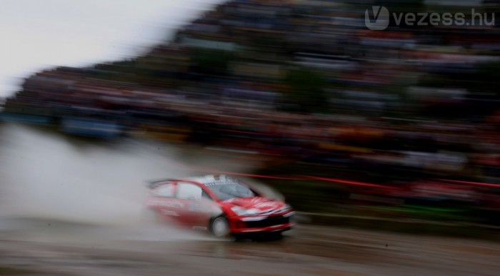 Versenyautóra váltott Maradona