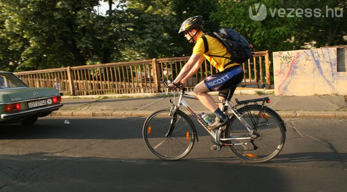 Biciklivel a dugó ellen 1