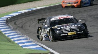 Schumacher lenyomta a nőket