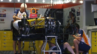 Tiltott alkatrésszel újít a Renault