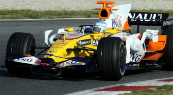 A Renault a dobogóra hajt?