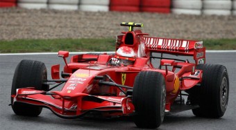 Schumi visszaül a Ferrariba