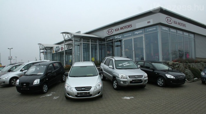 Egyre kevesebb autót veszünk 7