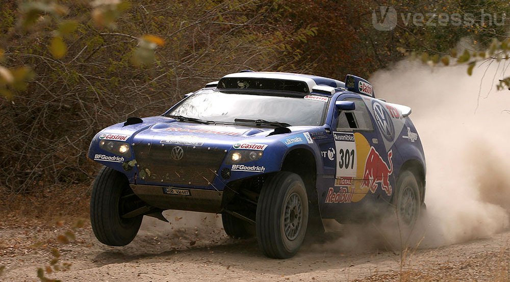 A korábbi ralivilágbajnok, Carlos Sainz is indul