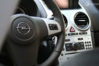 Corsa GSi: retró Opel módra 2