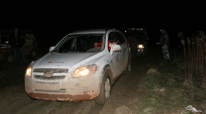 Diszkóterepjáróval a versenyen 6 | Vezess Egyszer beszoroltunk