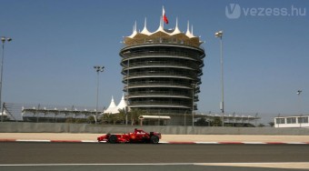 F1: A Ferrari lépéselőnyben