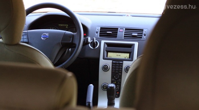 Kívül kék, belül zöld