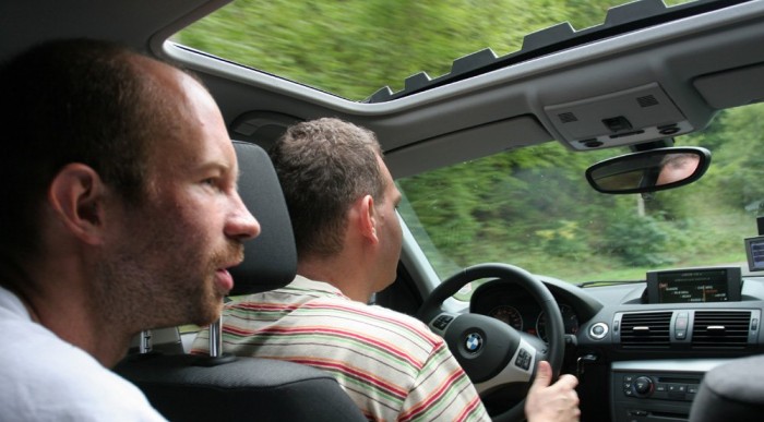 Autózni jó, de egészségtelen