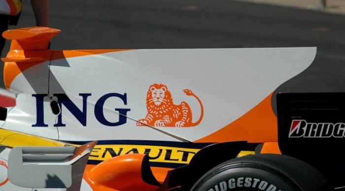 Narancssárga-fehérben még csúnyább