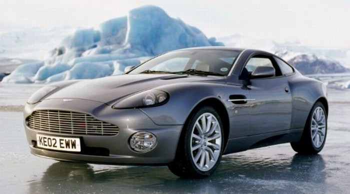 James Bond szupergumija közútra 3 | Vezess Jégen sem csúszott az Aston Martin