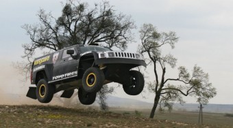 Hummerrel nyerni a magyar Dakaron!