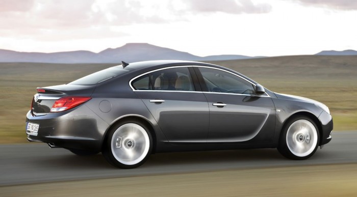 Eleinte hétféle motorral