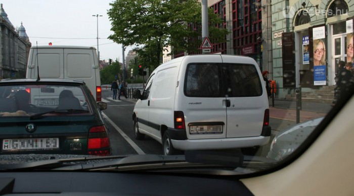 Miért vagy paraszt? 9 | Vezess Jobbra kéne menni a pofátlanjának