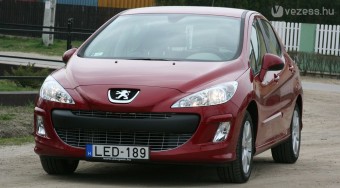 Peugeot 308: 925 km egy tankkal