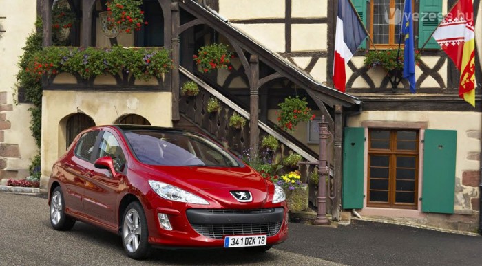 Egy on location kép Elzászból, ahol a 308-as bemutatója volt