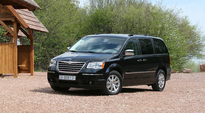 Chrysler Grand Voyager 2,8 CRD 8 | Vezess Ekkora