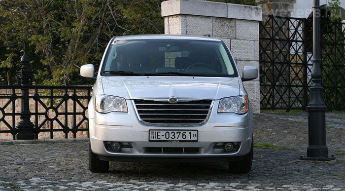 Chrysler Grand Voyager 2,8 CRD 9 | Vezess Brutális méret