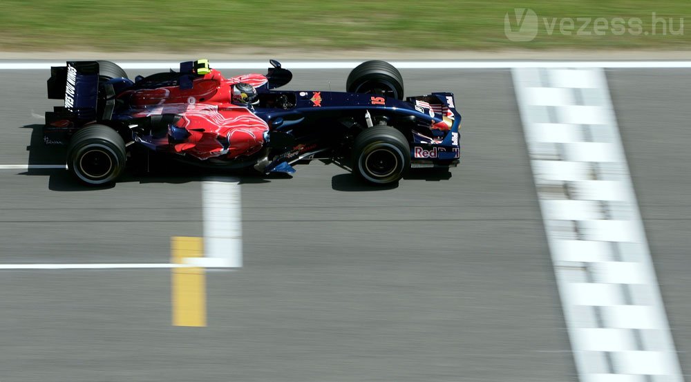 Csak Räikkönen bírt Alonsóval 41