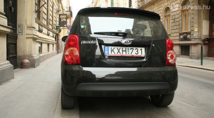 Hátul újak a lámpák