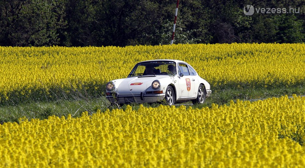 Repcében a Porsche 911