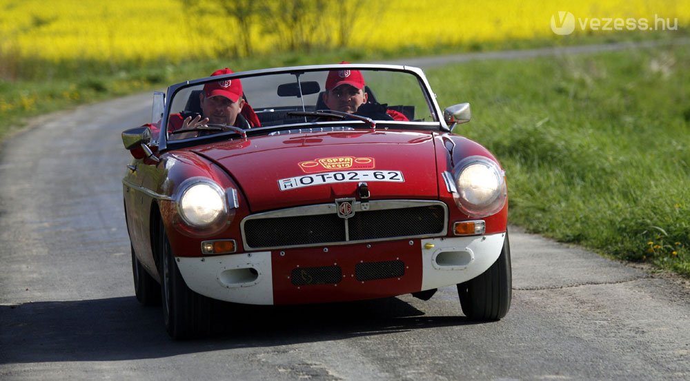 Csak veteránként léteznek a megfizethető brit roadsterek