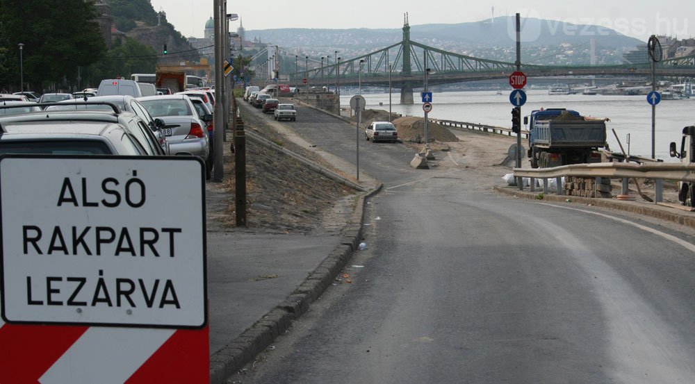 Hosszú időre lezárják a rakpartot 12