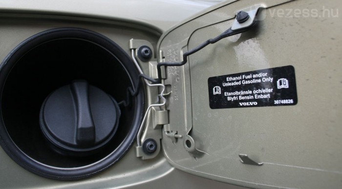 Spórolásra buzdítanak a benzinkutak 6