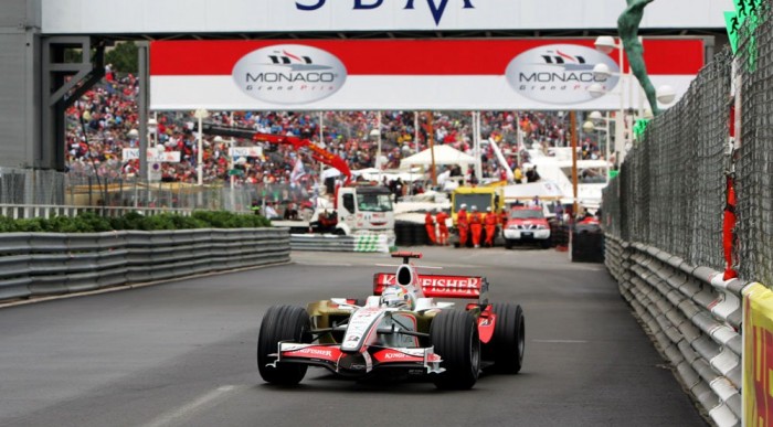 Räikkönen miatt milliókat buktak 6 | Vezess A világbajnok komoly pénzt vett ki a zsebükből