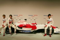 A 2008-as csapat: Trulli, Glock és Kobayashi