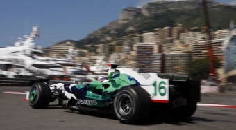 Button hozatta a főnököt