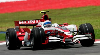 Rutinos pilóta munkát keres