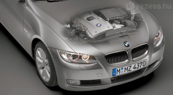 A BMW-é az év motorja