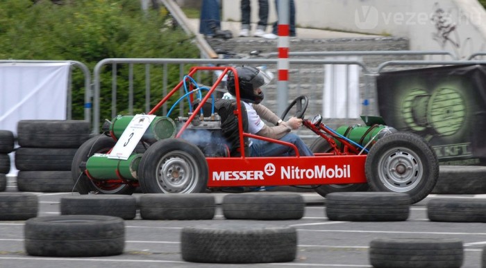 Nitrogénnel megy a magyar autó