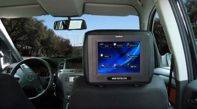 Elektronikus újság a hazai taxikban